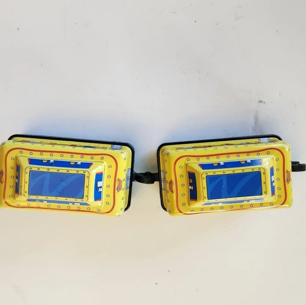 Vintage 2005 Sonic Whacky Pack Retro line metal train car toy set‎ of 2